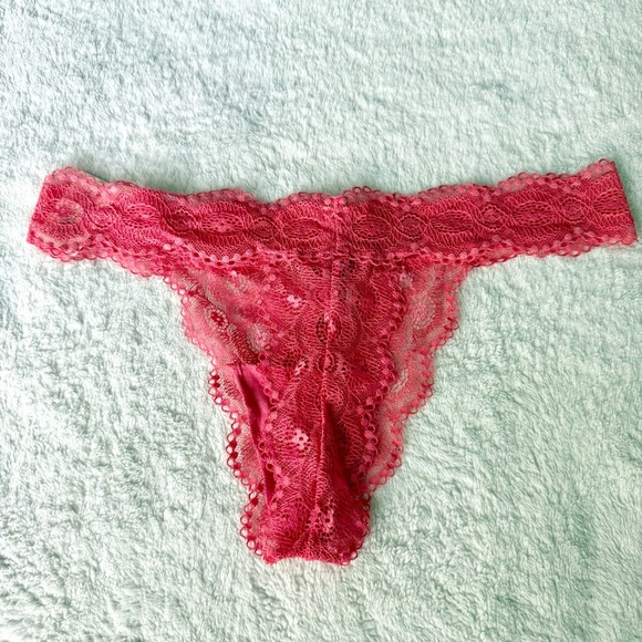 Gilligan & O’Malley Black and Coral Lace Thongs (NWOT) - Picture 3 of 5